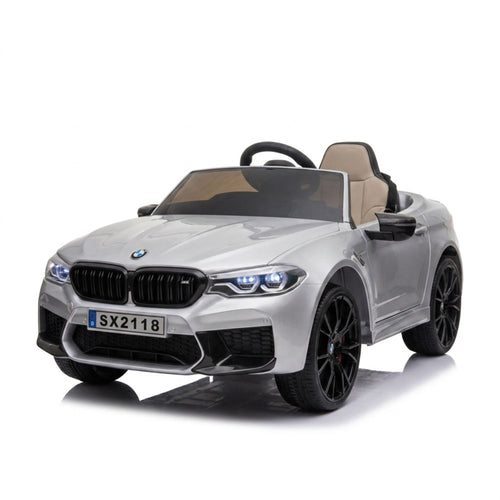 BMW M5 gris metallise - vue 3/4 avant