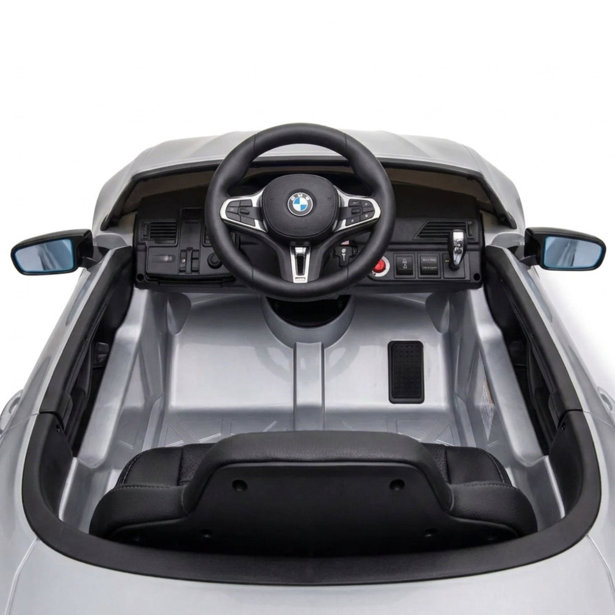 Tableau de bord et volant de la BMW M5 electrique enfant