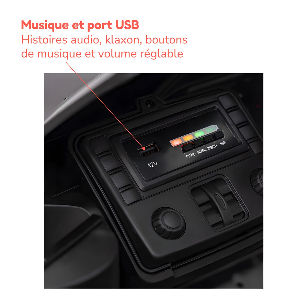 Tableau de bord de la BMW M4 enfant : musique et port USB, histoires audio