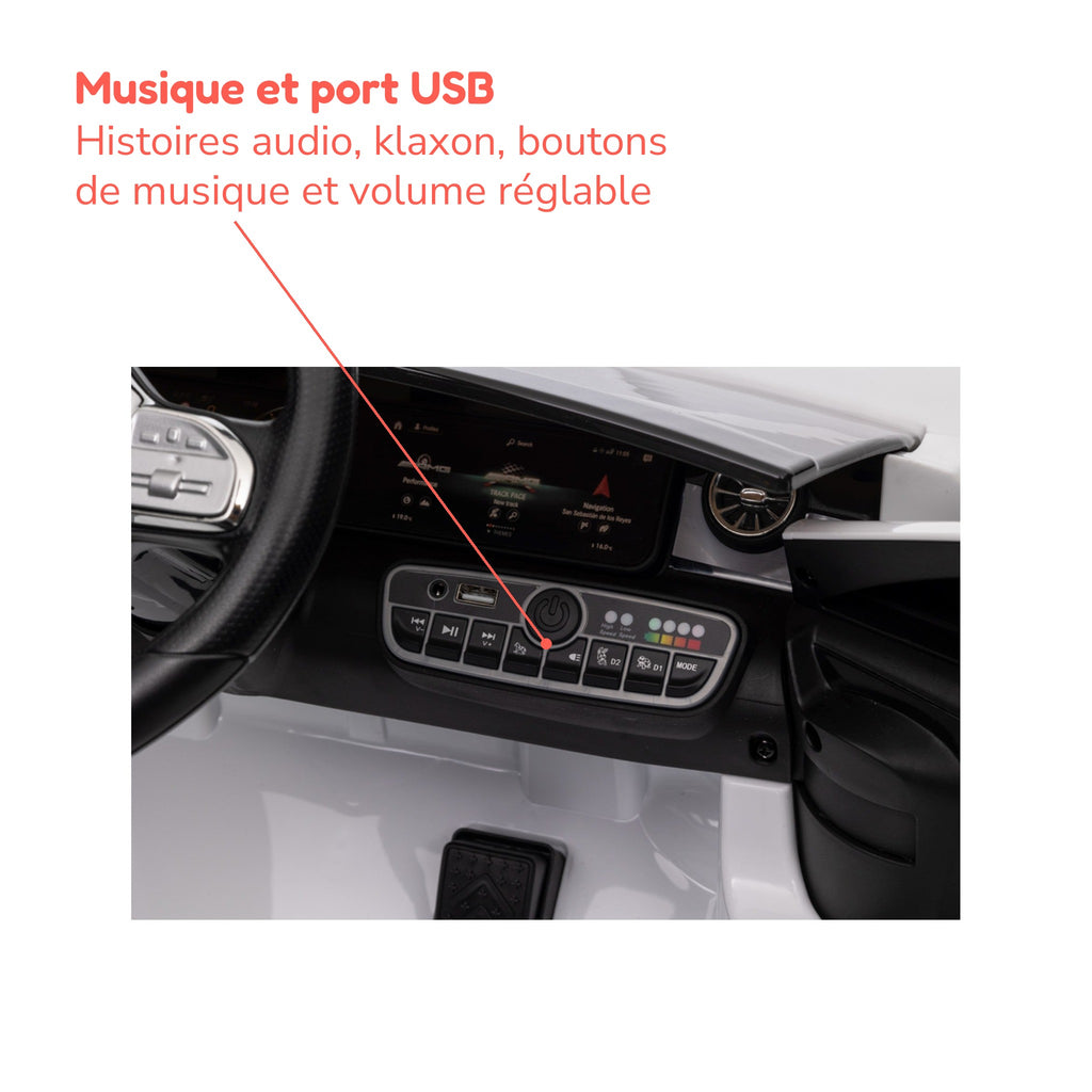 Tableau de bord de la Mercedes CLA 45 S AMG enfant : musique et port USB, histoires audio