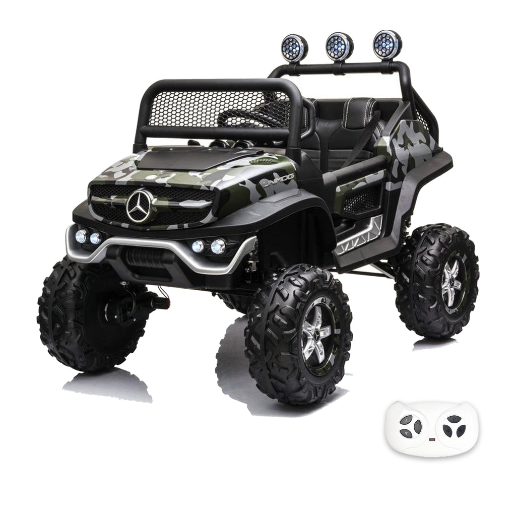 Mercedes Unimog camouflage, buggy électrique enfant 12V 4x4 2 places, vue trois quarts avant avec sa télécommande