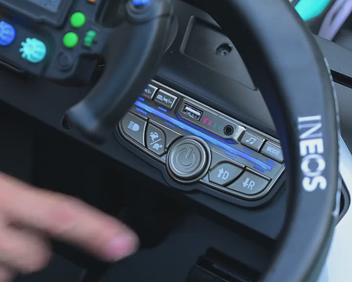Musique lancée en Bluetooth depuis un téléphone sur la F1 enfant