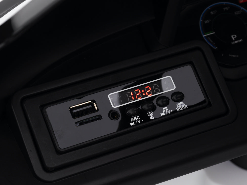 Lecteur MP3 avec port USB et carte TF de l'Audi RS e-tron GT enfant