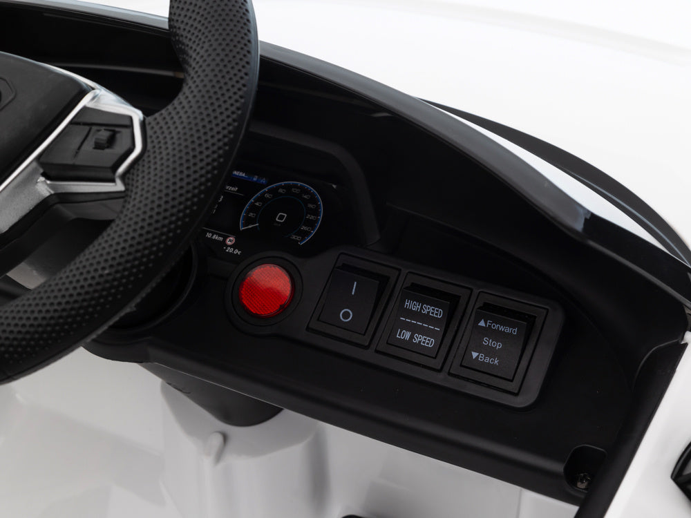 Bouton de démarrage et commandes de l'Audi RS e-tron GT enfant