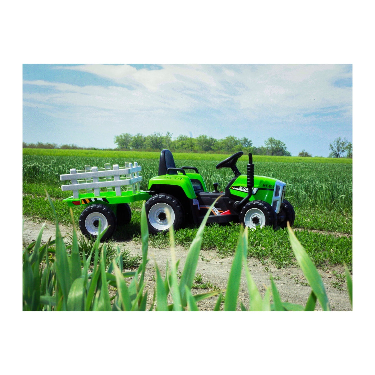 Tracteur electrique enfant et sa remorque en plein air